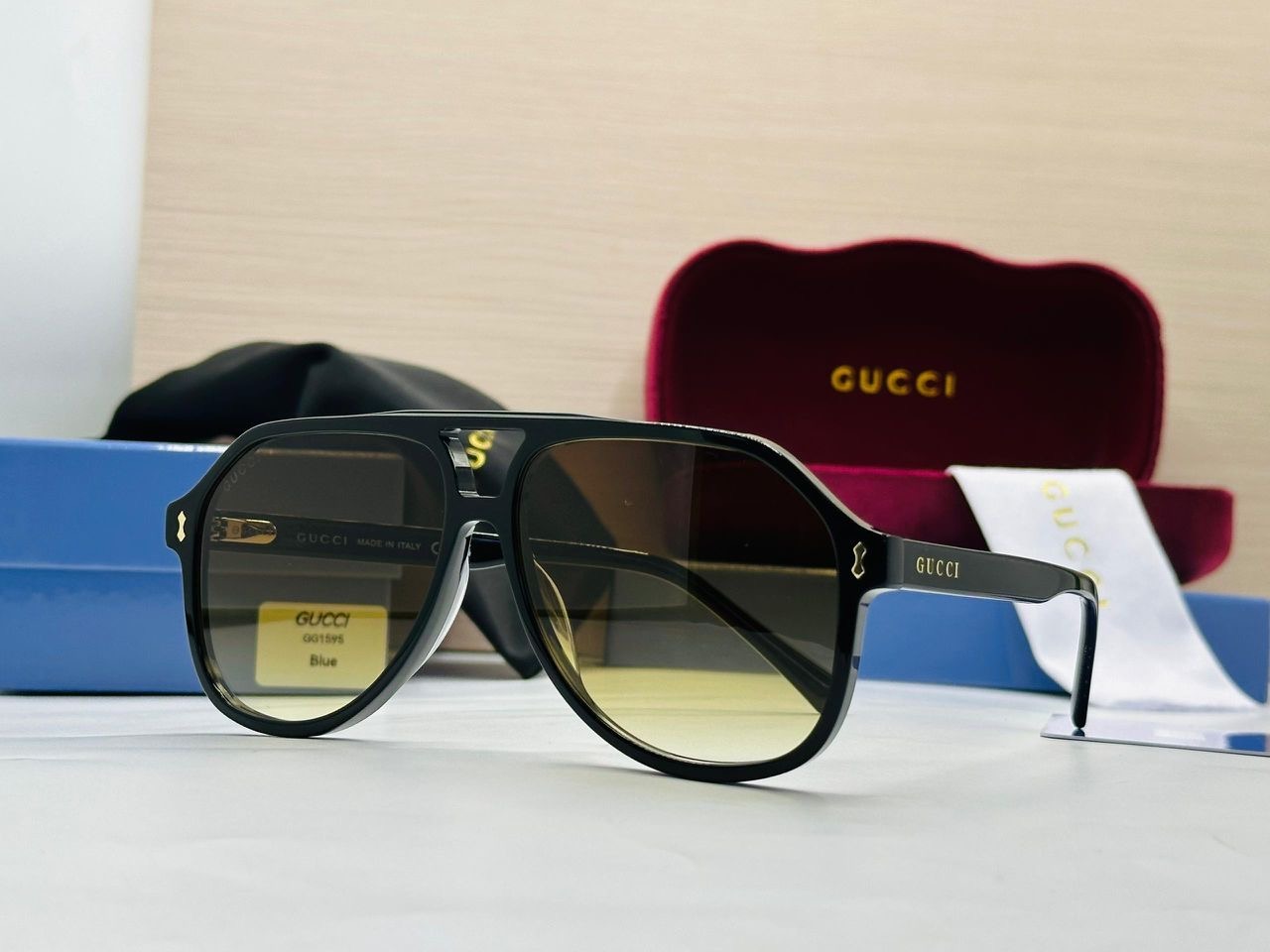 GUCCI Classic Square-Frame Sunglasses – Black Gradient